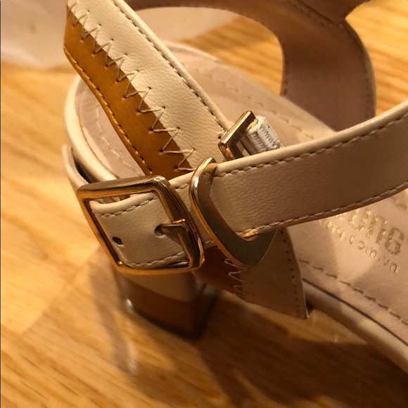 Brown & Tan Thick Heels with Gold Trim - Picture 7 of 7
